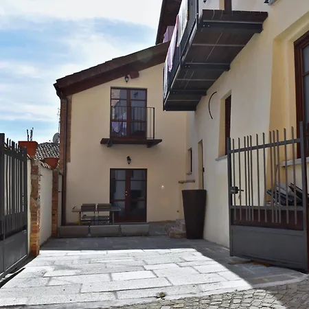 Langhem Suites Apartments 4* Castiglione Falletto